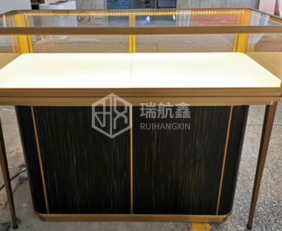 珠寶展示柜定制的硬性標準有哪些？